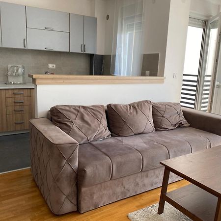 Cool Apartments With Free Parking Čačak Zewnętrze zdjęcie
