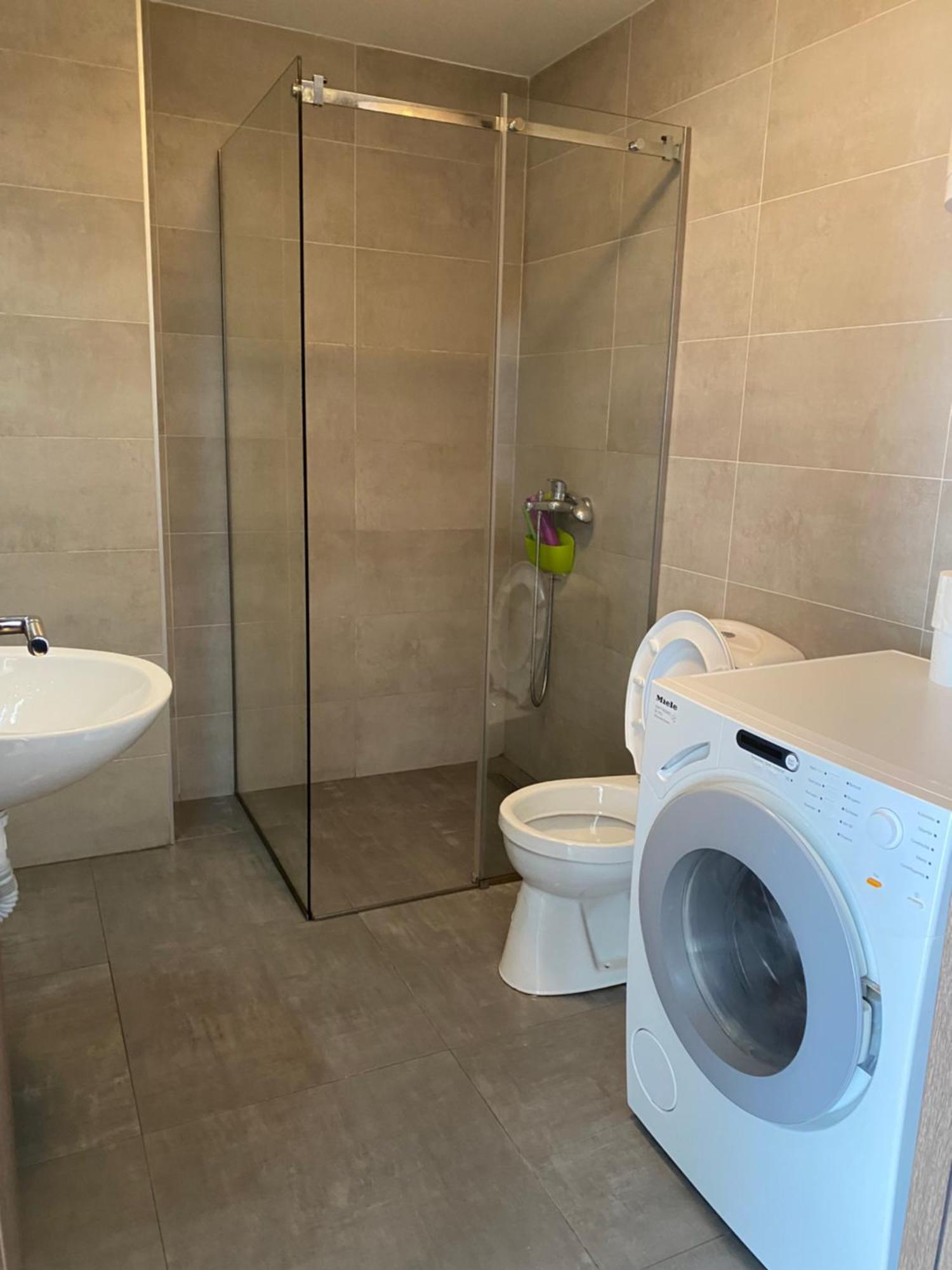 Cool Apartments With Free Parking Čačak Zewnętrze zdjęcie