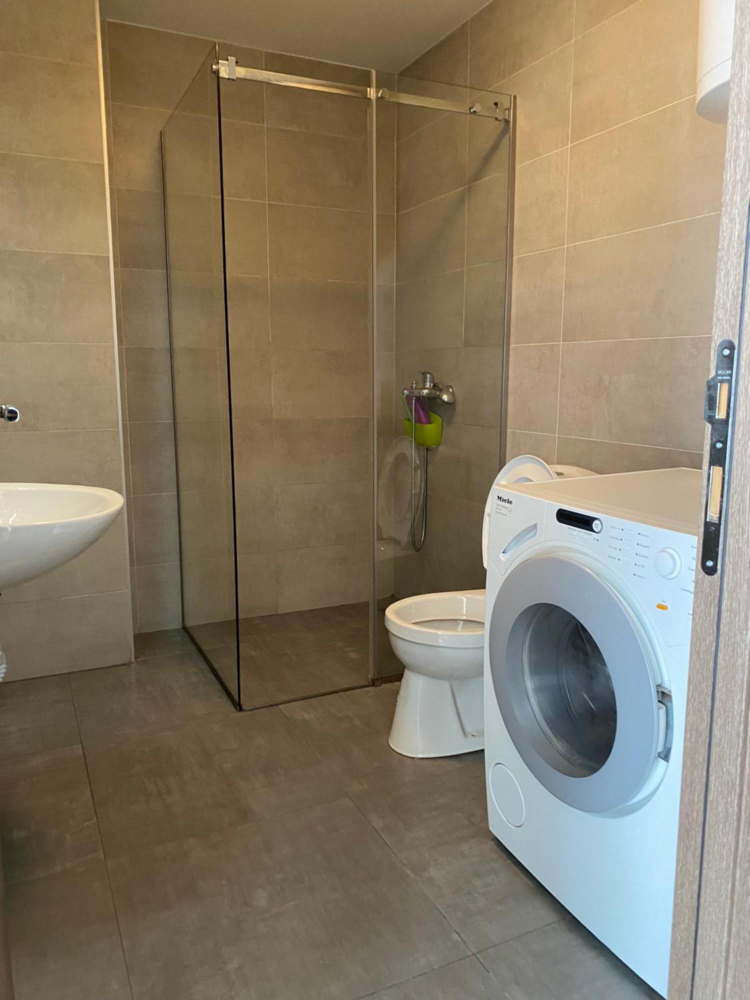 Cool Apartments With Free Parking Čačak Zewnętrze zdjęcie