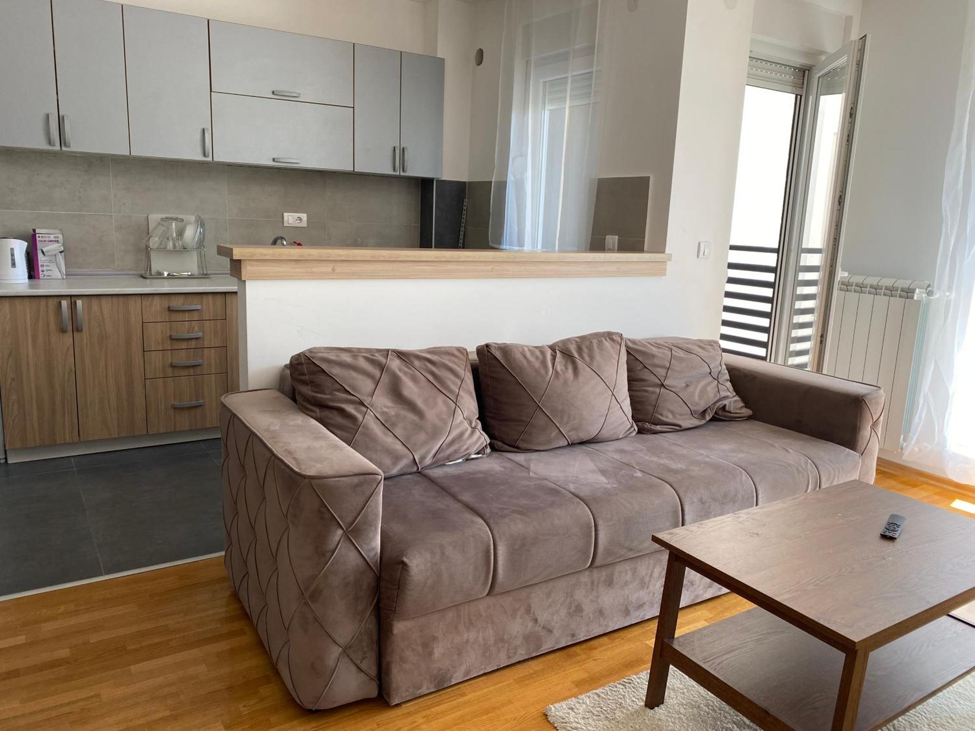 Cool Apartments With Free Parking Čačak Zewnętrze zdjęcie