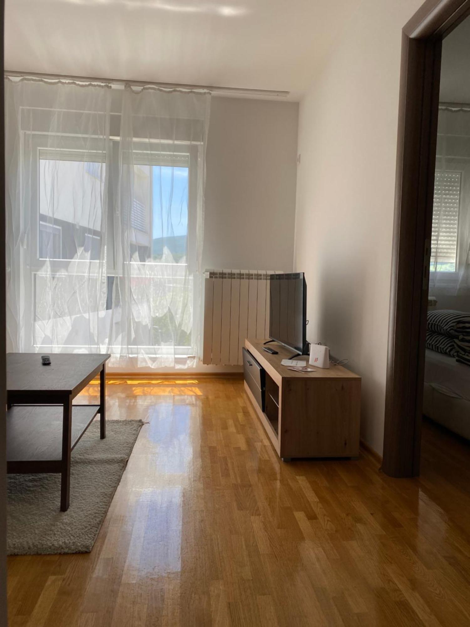 Cool Apartments With Free Parking Čačak Zewnętrze zdjęcie