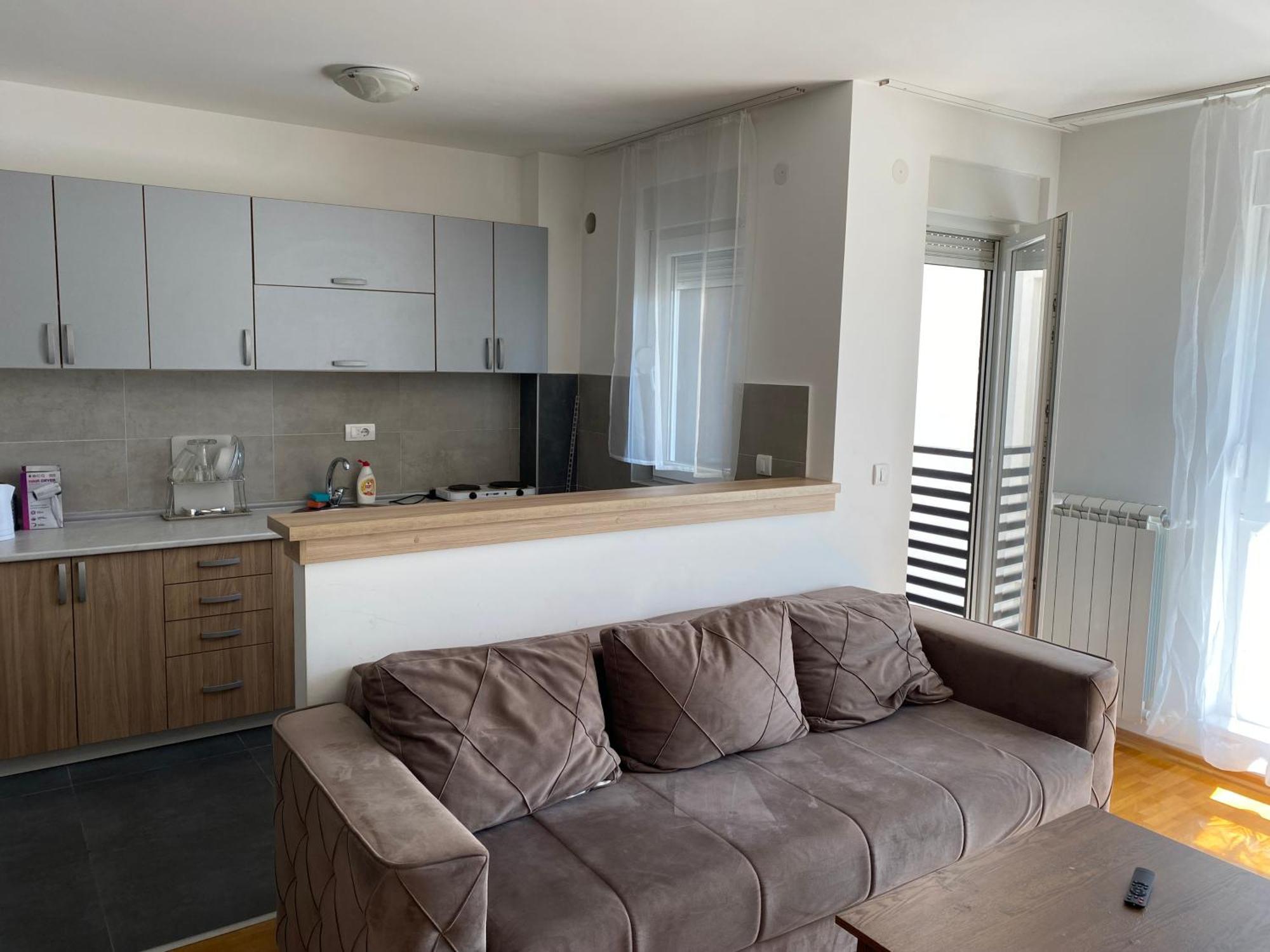 Cool Apartments With Free Parking Čačak Zewnętrze zdjęcie