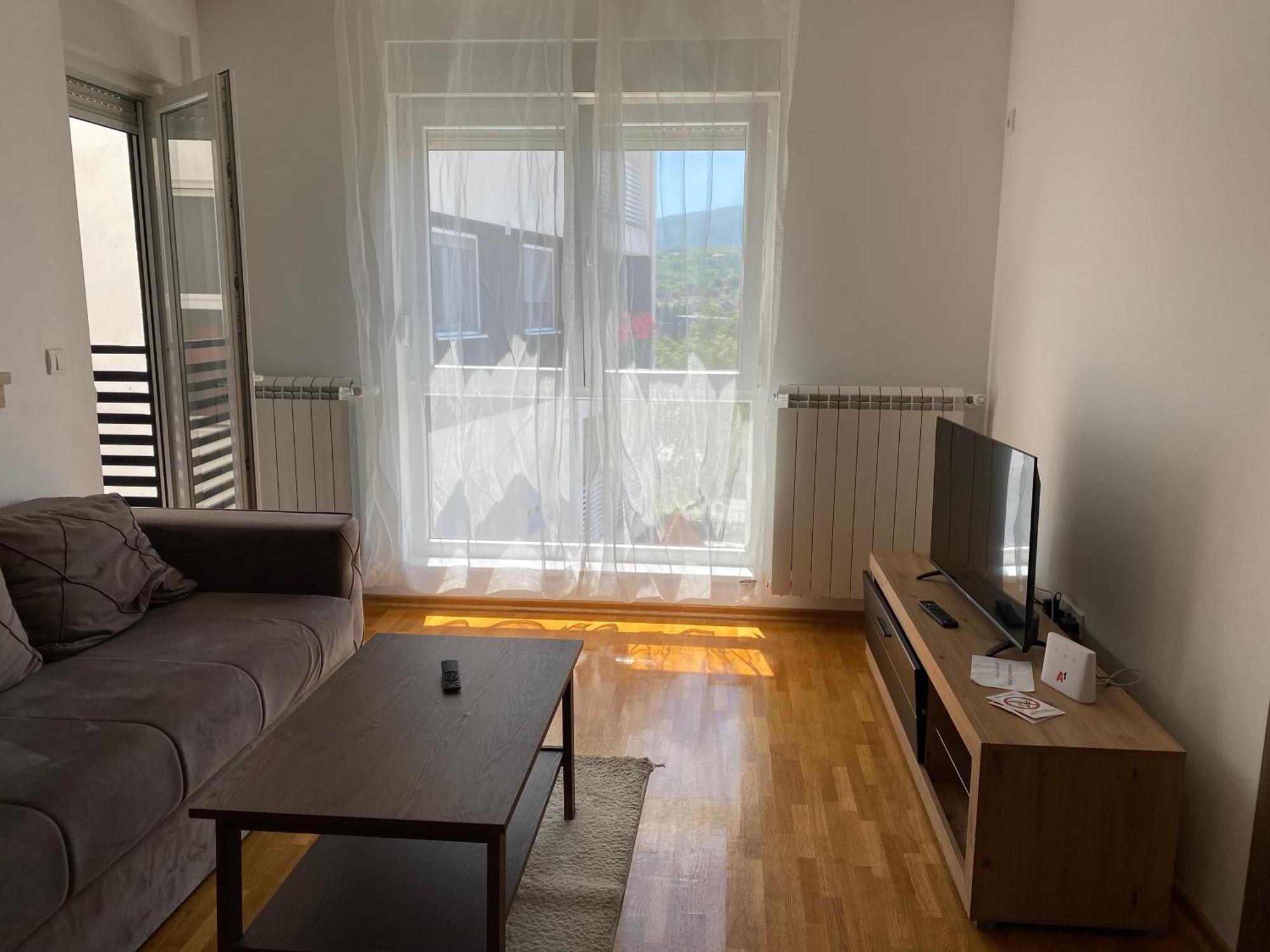 Cool Apartments With Free Parking Čačak Zewnętrze zdjęcie